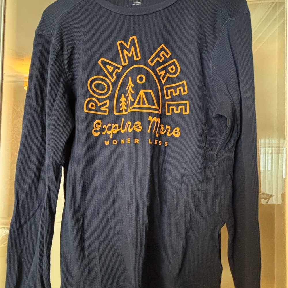 Old Navy Navy Blue Crewneck with Orange Graphic thermal MENS